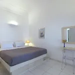 Zatrikion Santorini *