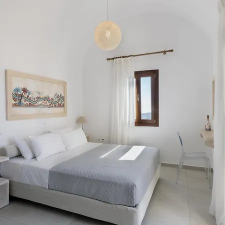 Zatrikion Santorini * Pýrgos