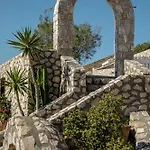 Zatrikion Santorini Villa Pyrgos Kallistis