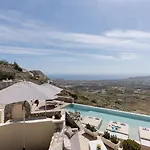 Zatrikion Santorini Pyrgos Kallistis