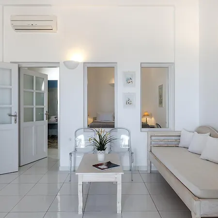 Villa Zatrikion Santorini Pyrgos Kallistis